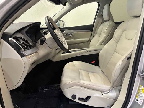 Used 2022 Volvo XC90 T5 Momentum image 22