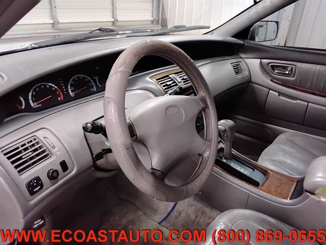 Used 2000 Toyota Avalon XLS FWD image 11
