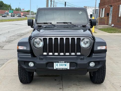 Used 2019 Jeep Wrangler Sport AWD/4WD image 2