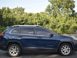 Used 2018 Jeep Cherokee Latitude w/ Cold Weather Group image 5