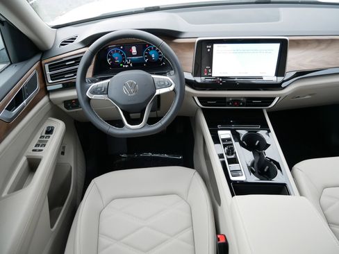 New 2026 Volkswagen Atlas SE image 9