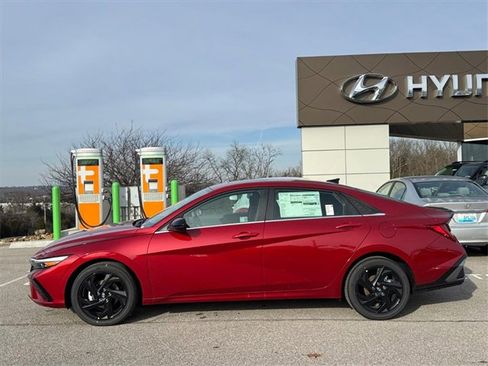 New 2026 Hyundai Elantra SEL Sport image 2