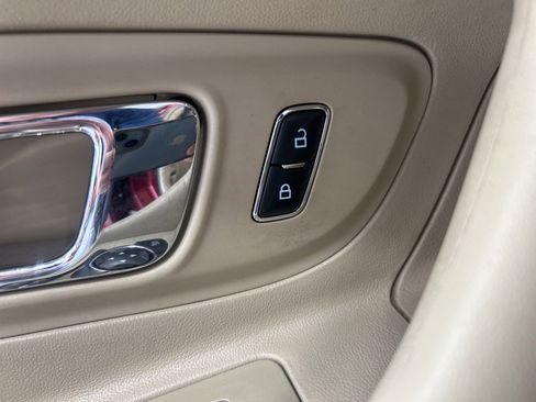 Used 2017 Ford Taurus SEL w/ Equipment Group 201A image 23