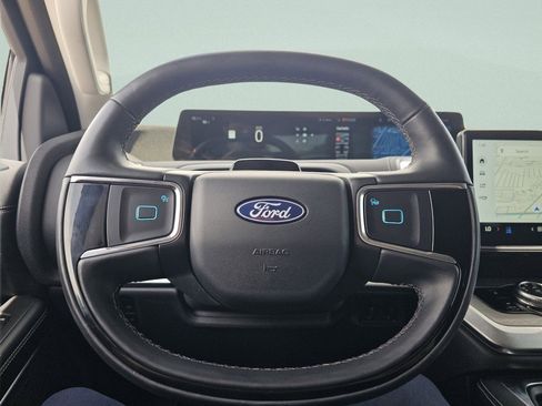 Used 2025 Ford Expedition Max Platinum AWD/4WD image 31