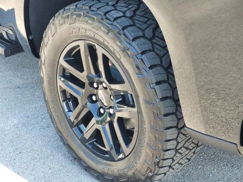 Used 2025 Chevrolet Silverado 1500 High Country w/ Midnight Edition image 7