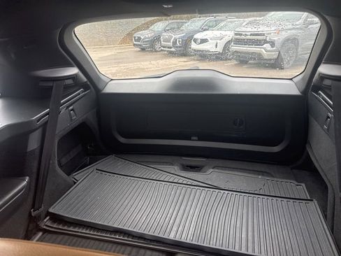 Used 2018 Volvo XC90 T6 Momentum w/ Convenience Package image 11