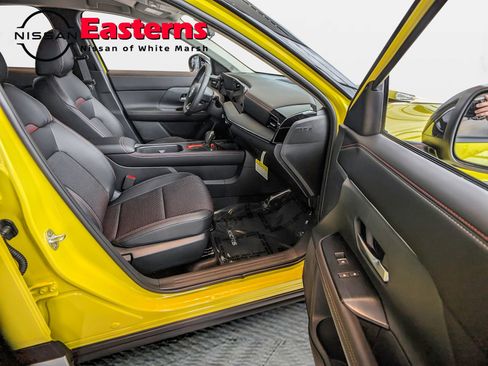 New 2025 Nissan Kicks SR image 14