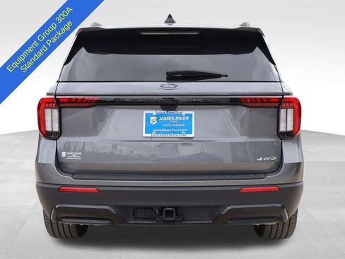 Used 2025 Ford Explorer ST-Line w/ ST-Line Street Pack AWD/4WD image 4