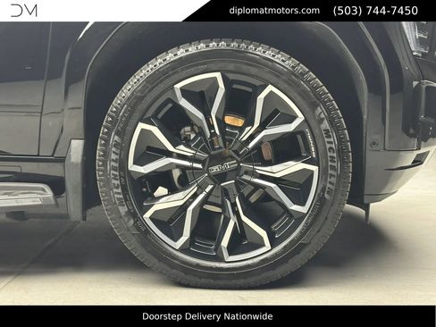 Used 2025 GMC Sierra EV Denali image 41