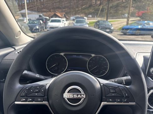 Used 2025 Nissan Sentra SV image 27