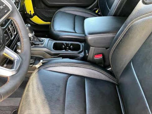 Used 2024 Jeep Wrangler Unlimited Sahara AWD/4WD image 20