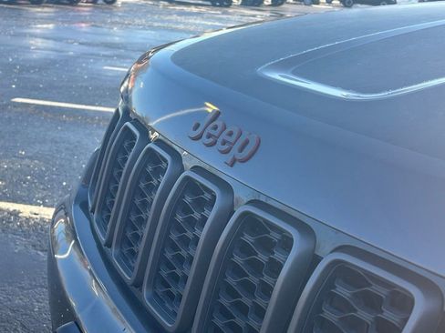 Used 2017 Jeep Grand Cherokee Trailhawk image 37