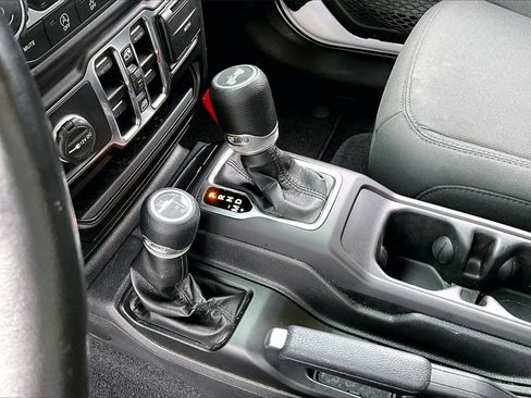 Used 2021 Jeep Wrangler Unlimited Sport image 15