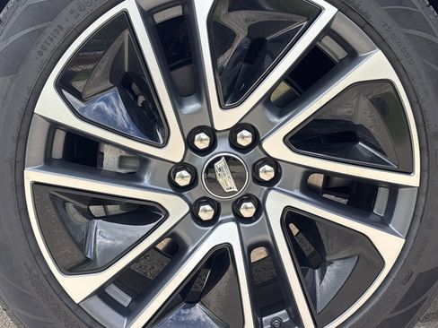 Used 2025 Cadillac Optiq Sport 2 w/ LPO, Floor Liner Package AWD/4WD image 18