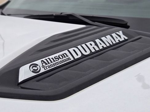 Used 2025 Chevrolet Silverado 2500 LT w/ Convenience Package image 32