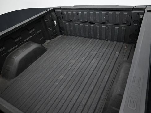 Used 2023 GMC Sierra 1500 AT4 w/ Technology Package AWD/4WD image 46