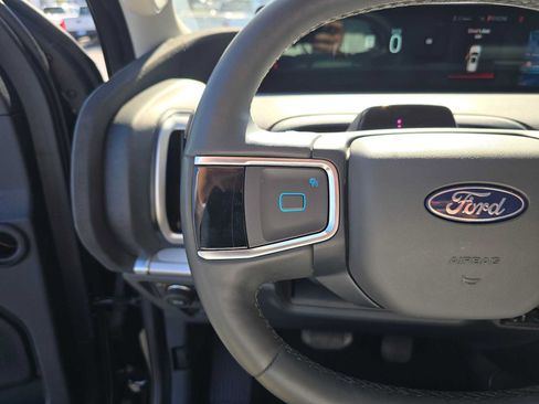 Used 2025 Ford Expedition Active AWD/4WD image 30