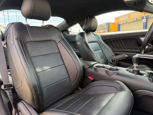 Used 2017 Ford Mustang GT Premium w/ GT Performance Package RWD image 15