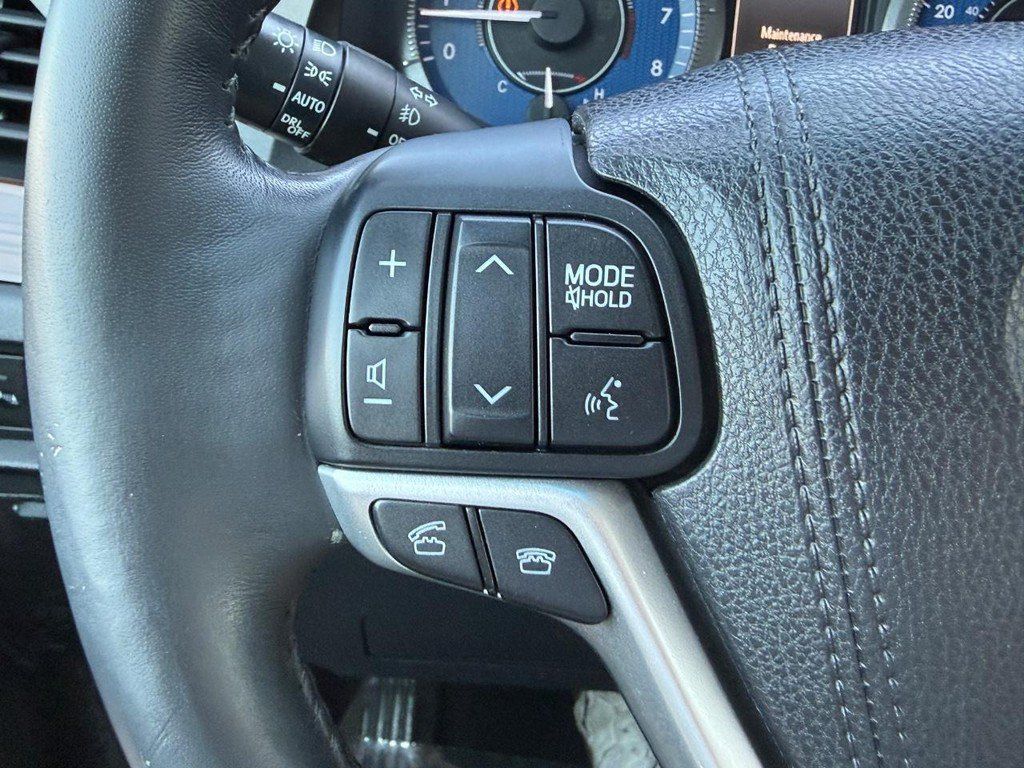 Used 2017 Toyota Sienna Limited Premium AWD/4WD image 18