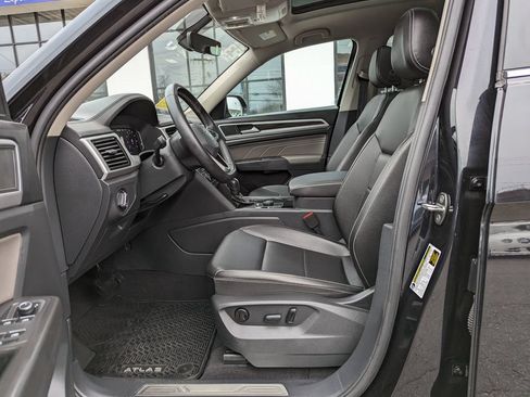 Used 2023 Volkswagen Atlas SE w/ Panoramic Sunroof Package AWD/4WD image 12