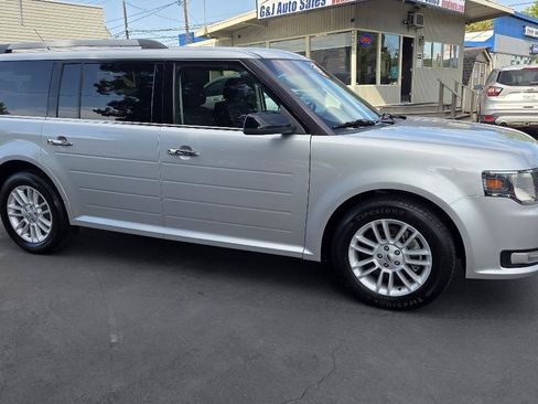 Used 2018 Ford Flex SEL AWD/4WD image 6