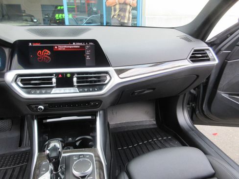 Used 2021 BMW 330i Sedan w/ Premium Package image 44