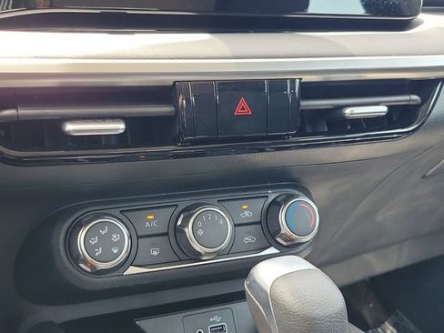 Certified 2025 Nissan Kicks S FWD image 28