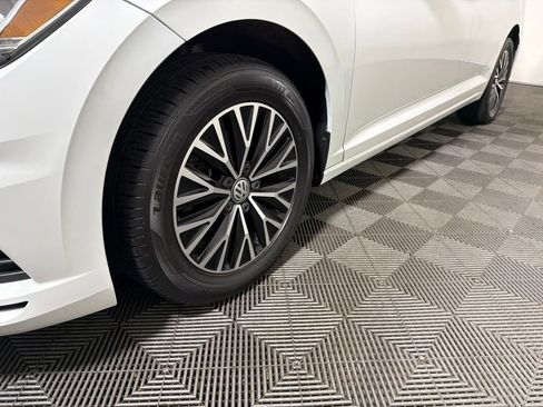 Used 2019 Volkswagen Jetta SE FWD image 26