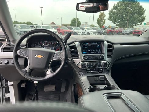 Used 2020 Chevrolet Suburban LT AWD/4WD image 4
