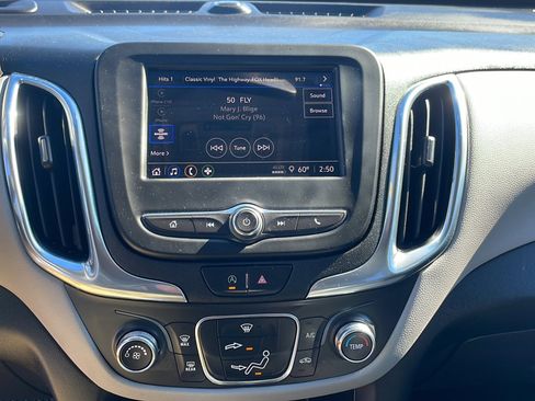 Used 2022 Chevrolet Equinox LS w/ LS Convenience Package image 11