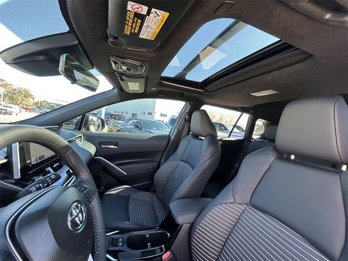 Used 2025 Toyota Corolla Cross AWD Hybrid image 12