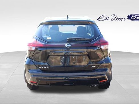Used 2022 Nissan Kicks SV image 6