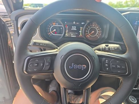 Used 2024 Jeep Wrangler Unlimited Sport AWD/4WD image 15