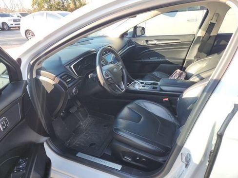 Used 2019 Ford Fusion Titanium image 5