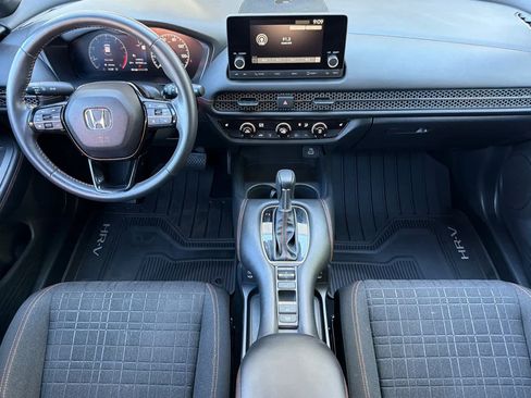 Used 2025 Honda HR-V Sport image 3