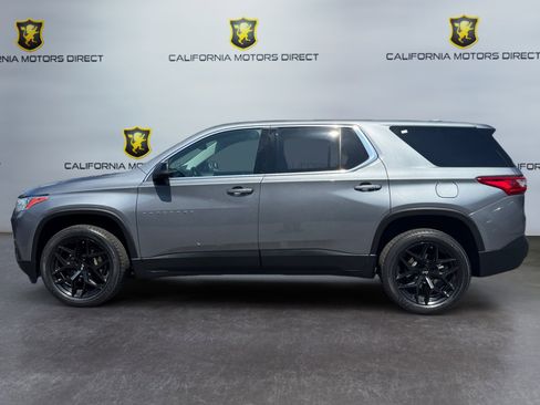 Used 2021 Chevrolet Traverse LS FWD image 2