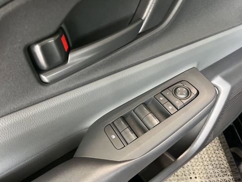 Used 2025 Toyota Prius LE image 4