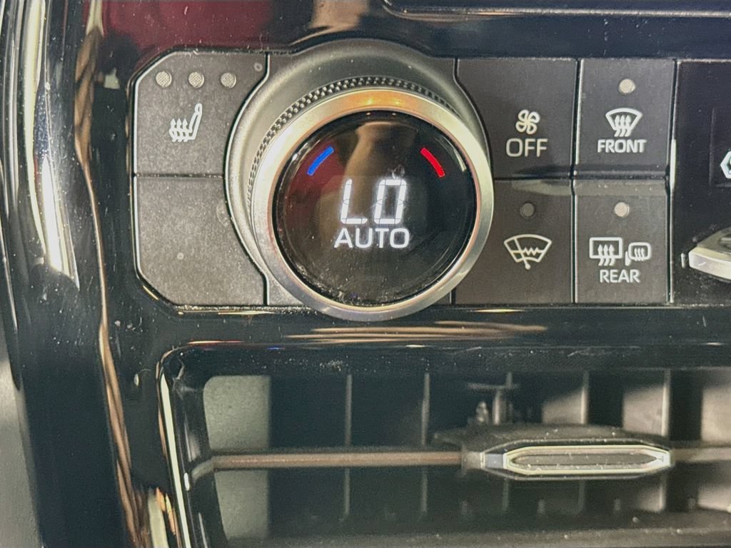 Certified 2023 Toyota Highlander XLE AWD/4WD image 21