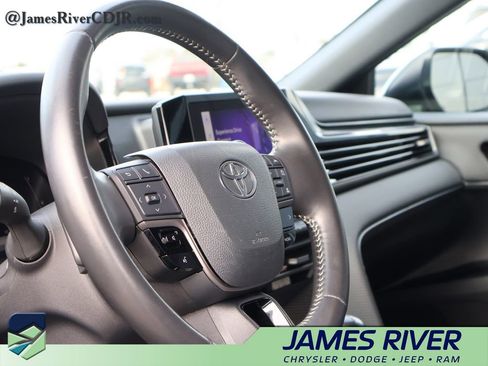 Used 2025 Toyota Camry SE image 24