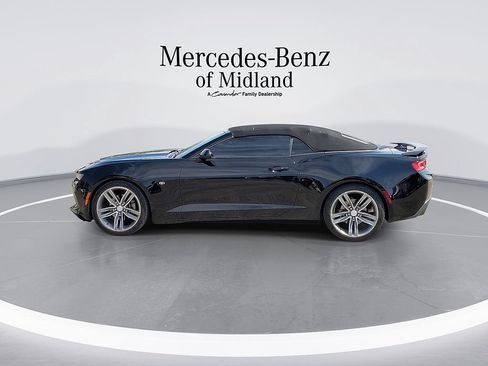 Used 2018 Chevrolet Camaro LT RWD image 5