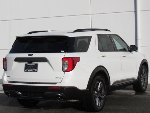 Used 2021 Ford Explorer XLT w/ Equipment Group 202A image 6