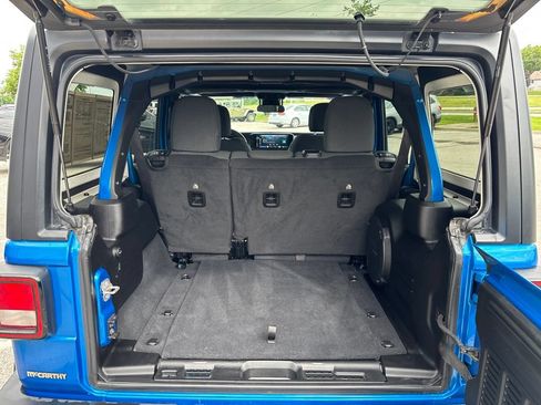 Used 2024 Jeep Wrangler Unlimited Sport AWD/4WD image 35
