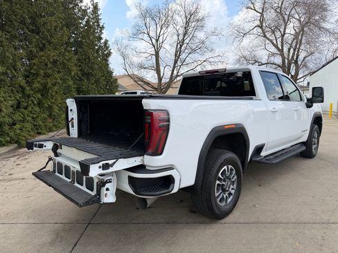 Used 2024 GMC Sierra 2500 AT4 w/ AT4 Preferred Package image 13