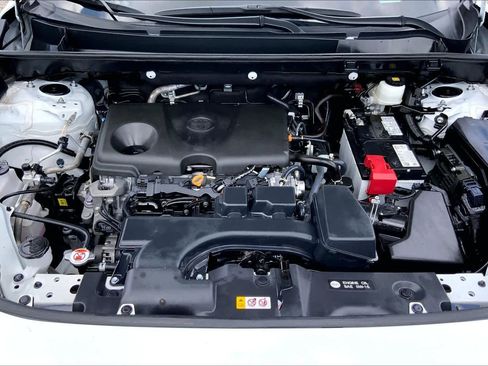 Used 2025 Toyota RAV4 XLE FWD image 31