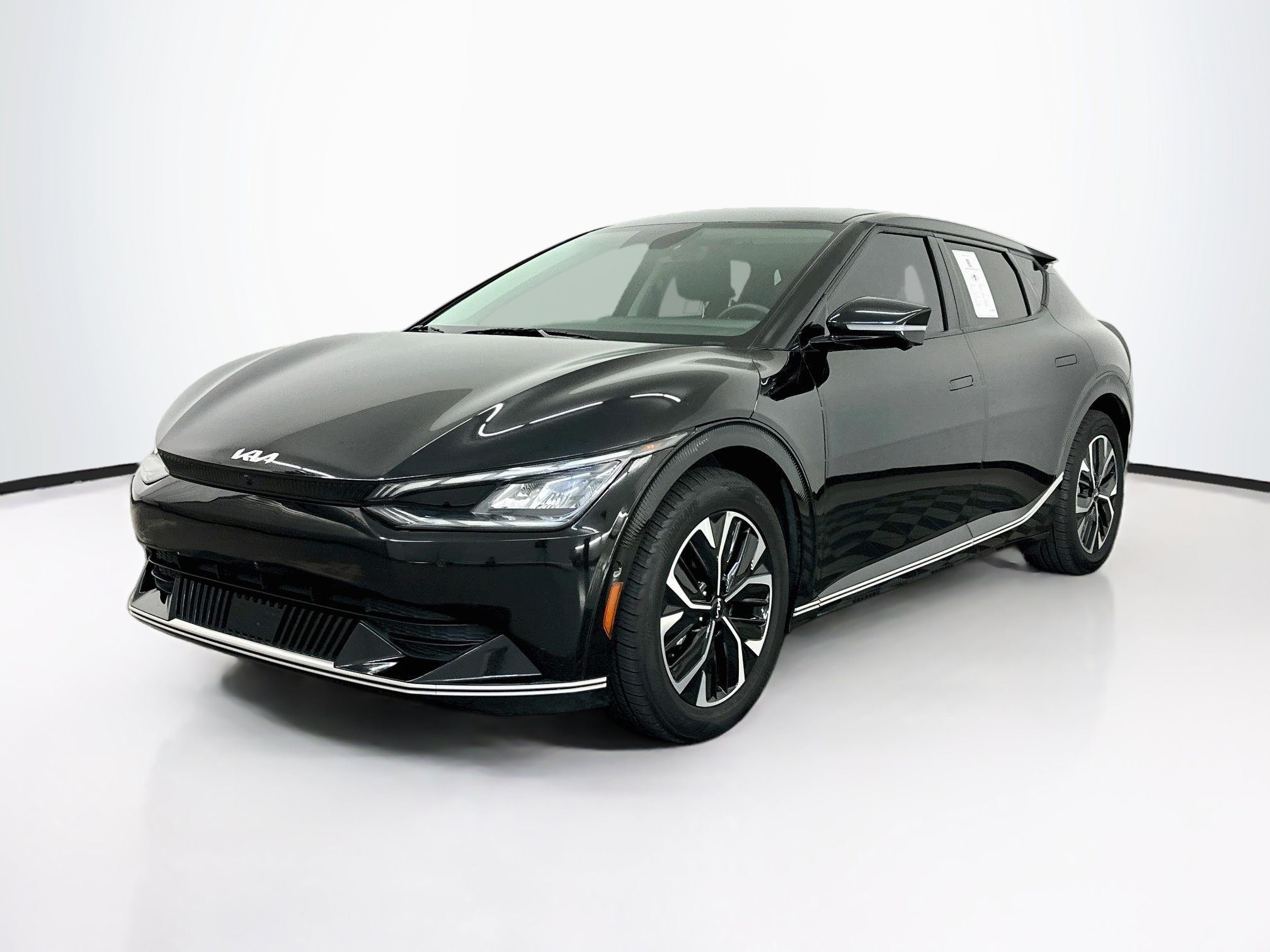 Used 2023 Kia EV6 Wind w/ Wind Technology Package AWD/4WD image 3