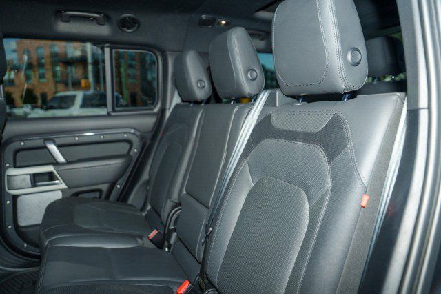 Used 2023 Land Rover Defender 130 X-Dynamic SE AWD/4WD image 19