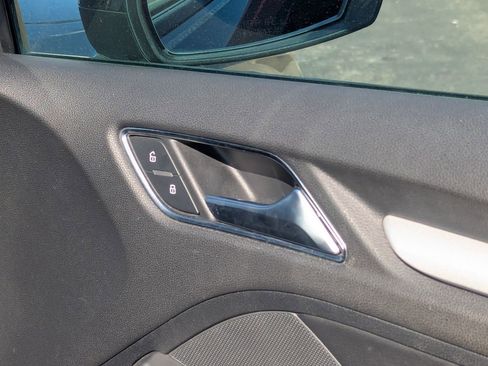 Used 2018 Audi A3 e-tron Premium w/ Sport Package image 37