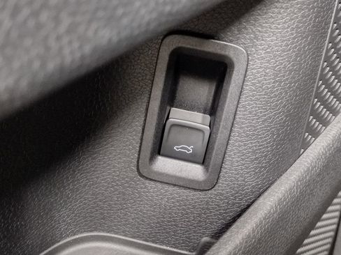 New 2025 Volkswagen ID. Buzz Pro S image 19