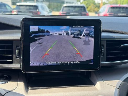 Used 2023 Ford Explorer XLT w/ Equipment Group 202A AWD/4WD image 20