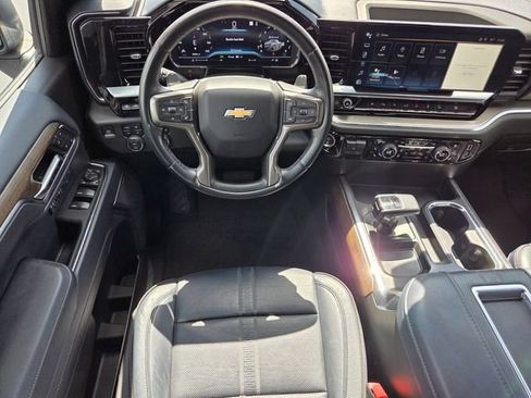 Certified 2022 Chevrolet Silverado 1500 High Country w/ Technology Package AWD/4WD image 13